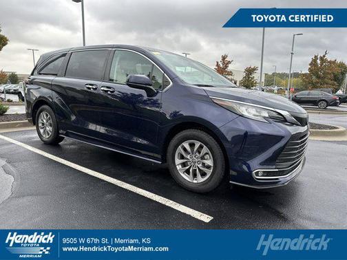 2022 Toyota Sienna XLE