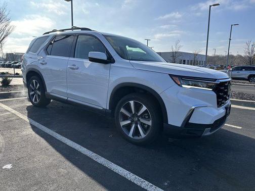 2024 Honda Pilot Touring 8-Passenger