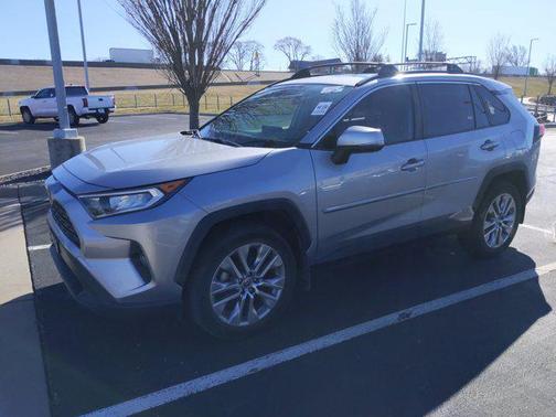 2019 Toyota RAV4 XLE Premium