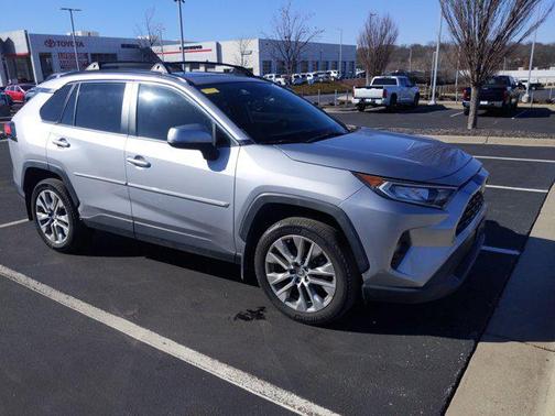 2019 Toyota RAV4 XLE Premium