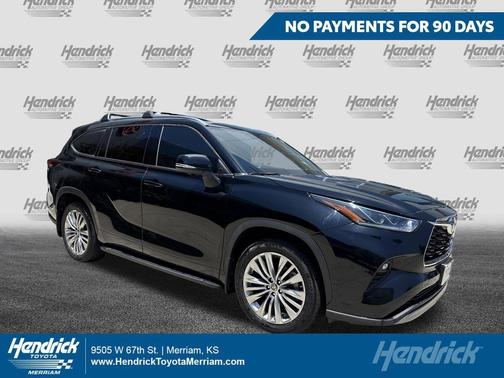 Midnight Black Metallic 2023 Toyota Highlander Platinum