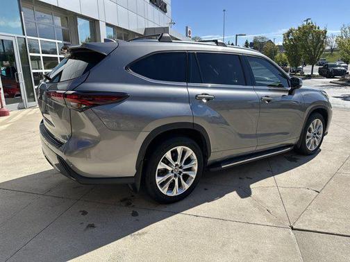 Heavy Metal 2025 Toyota Highlander Limited