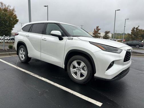 2025 Toyota Highlander LE