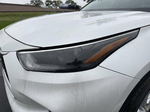 2025 Toyota Highlander LE