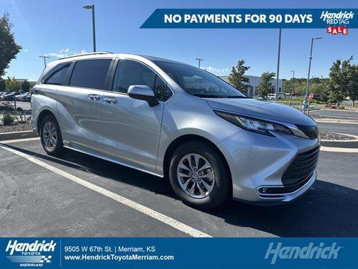 2023 Toyota Sienna XLE