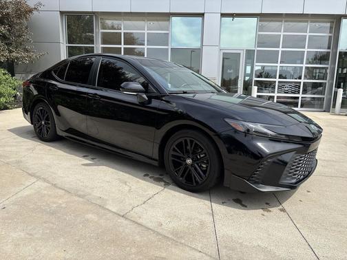 Midnight Black Metallic 2025 Toyota Camry SE
