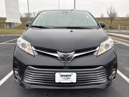 2018 Toyota Sienna XLE Premium