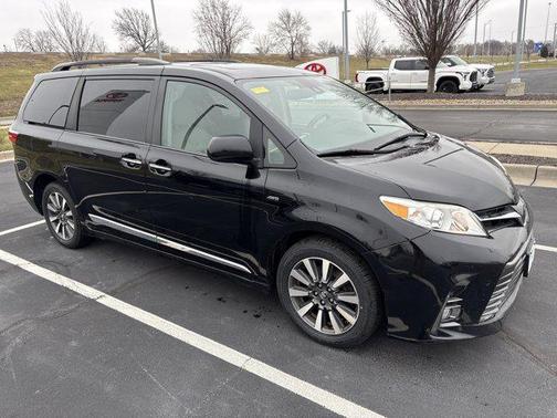 2018 Toyota Sienna XLE Premium
