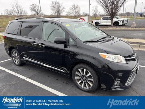 2018 Toyota Sienna XLE Premium
