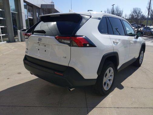 Ice Cap 2025 Toyota RAV4 LE