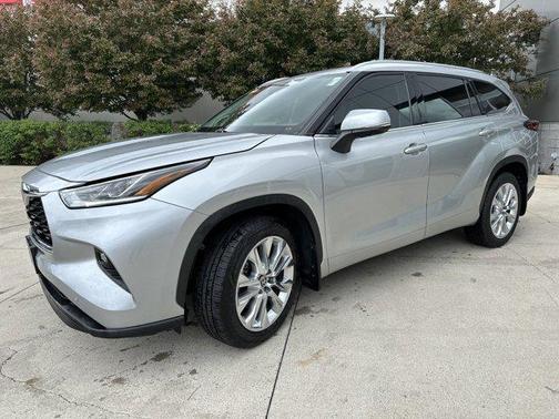 2022 Toyota Highlander Hybrid Limited