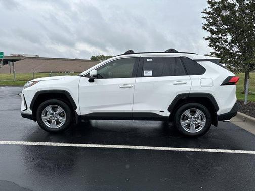 2025 Toyota RAV4 Hybrid XLE