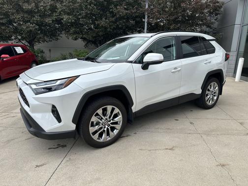 Wind Chill Pearl 2024 Toyota RAV4 XLE Premium