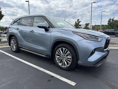 2022 Toyota Highlander Platinum