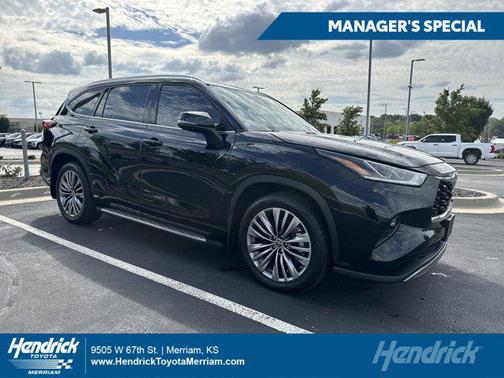 2022 Toyota Highlander Platinum