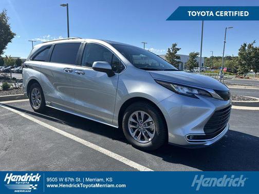 2023 Toyota Sienna XLE 8 Passenger