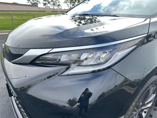 2023 Toyota Sienna XSE 7 Passenger