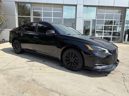 Super Black 2023 Nissan Altima 2.5 SV