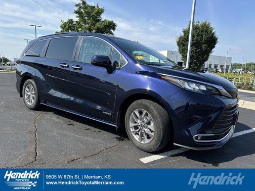 2021 Toyota Sienna XLE 7 Passenger