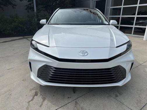 Wind Chill Pearl 2026 Toyota Camry XLE