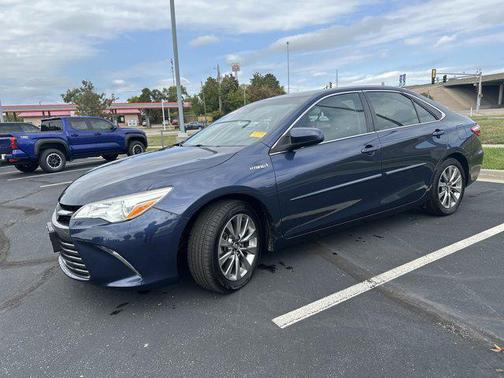 2017 Toyota Camry Hybrid XLE