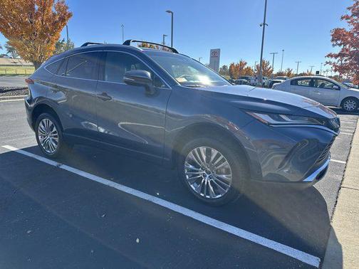 2022 Toyota Venza XLE