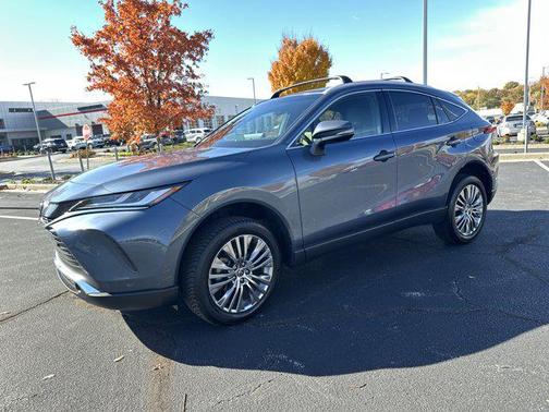 2022 Toyota Venza XLE