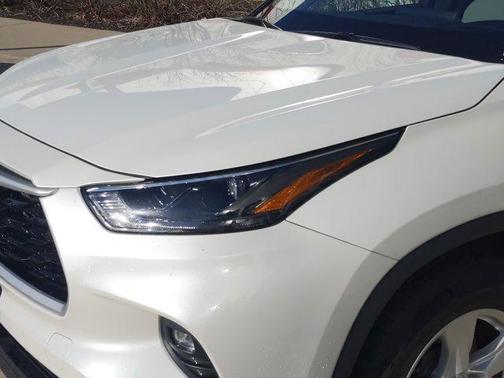 2022 Toyota Highlander LE