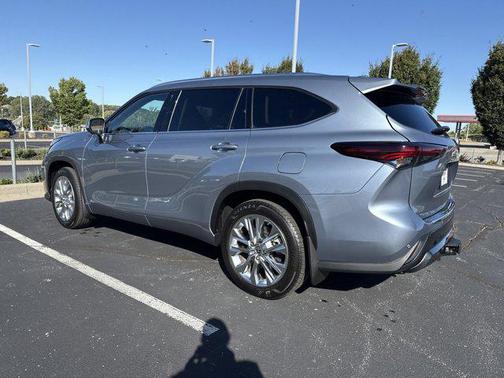 2024 Toyota Highlander Hybrid Limited