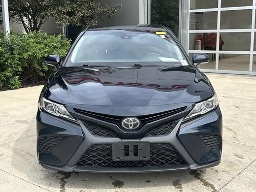Galactic Aqua Mica 2018 Toyota Camry SE