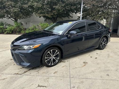 Galactic Aqua Mica 2018 Toyota Camry SE
