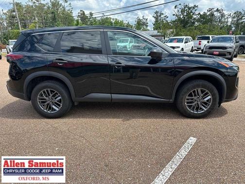 Super Black 2024 Nissan Rogue S