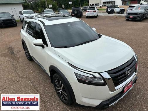 WHITE 2023 Nissan Pathfinder Platinum 4WD