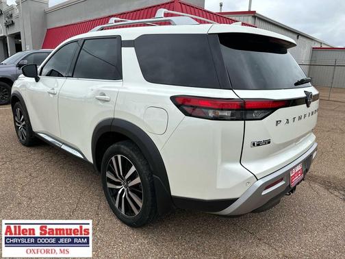 WHITE 2023 Nissan Pathfinder Platinum 4WD