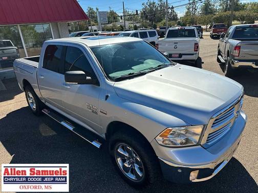 Bright Silver Metallic Clearcoat 2019 RAM 1500 Big Horn