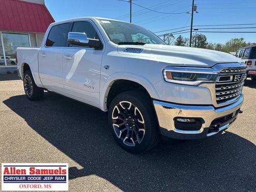 Ivory White Tri-Coat Pearlcoat 2026 RAM 1500 Longhorn