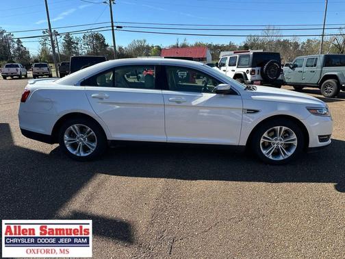 2015 Ford Taurus SEL