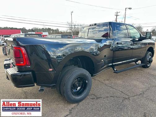 2026 RAM 3500 Laramie Crew Cab 4x4 8' Box