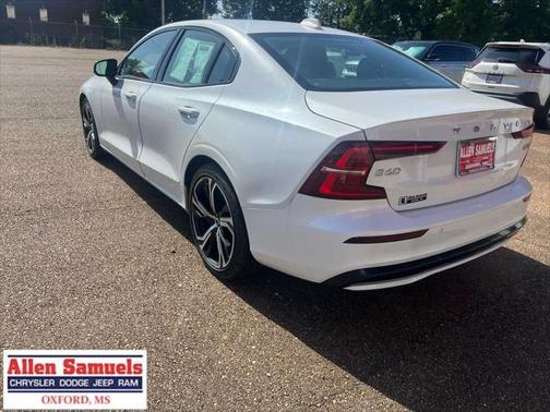 2024 Volvo S60 B5 Core Dark Theme