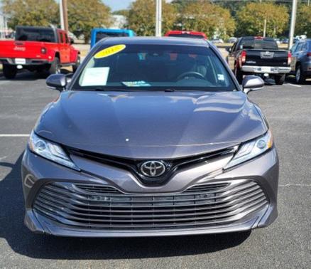 Photo 2 of 7 of 2018 Toyota Camry XLE