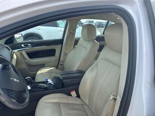 2014 Lincoln MKS Base