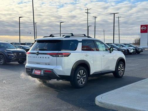 2026 Nissan Pathfinder SL