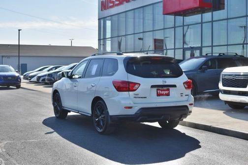 2018 Nissan Pathfinder SL
