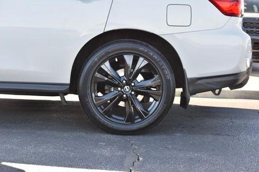 2018 Nissan Pathfinder SL
