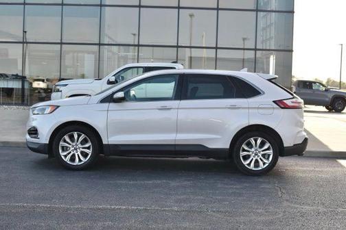 White Platinum Metallic Tri-Coat 2019 Ford Edge Titanium