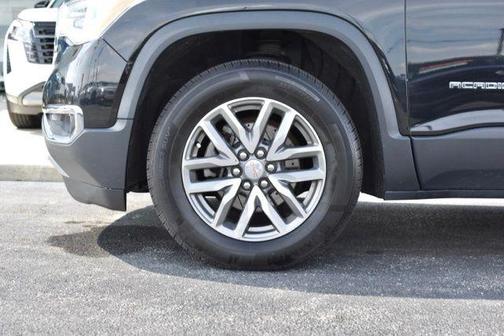 2017 GMC Acadia SLE-2