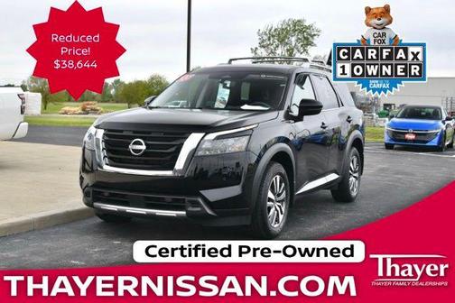 Super Black 2025 Nissan Pathfinder SL 4WD