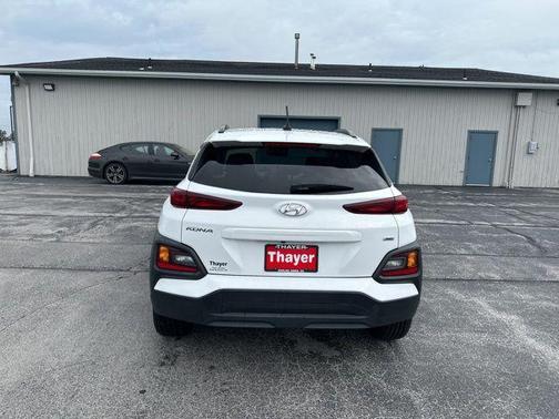 2021 Hyundai KONA SEL