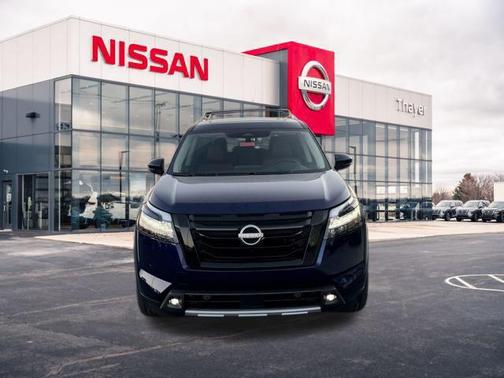 2025 Nissan Pathfinder Platinum 4WD