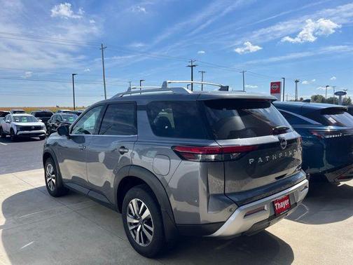 2025 Nissan Pathfinder SV 4WD